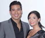 Mario Lopez et sa nouvelle chérie Courtney Laine Mazza, à l'occasion de l'avant-première de  Precious , dans le cadre de l'AFI FEST 2009, au Graumann's Chinese Theatre de Los Angeles, le 1er novembre 2009.