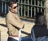 Cristiano Ronaldo et une inconnue se donnent un rendez-vous secret devant la villa du footballeur. Octobre 2009