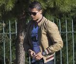 Cristiano Ronaldo et une inconnue se donnent un rendez-vous secret devant la villa du footballeur. Octobre 2009