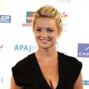Quand Virginie Efira fait du cinéma : Regardez-la en bikini pour... dévoiler ses jolies courbes !