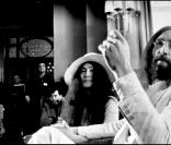 Yoko Ono : la veuve de John Lennon a 75 ans !