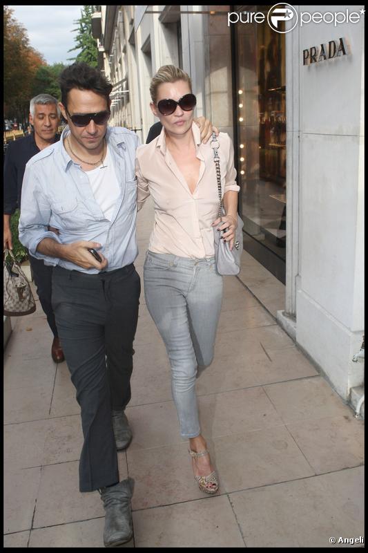 Kate Moss et Jamie Hince à Paris lors de la Fashion Week