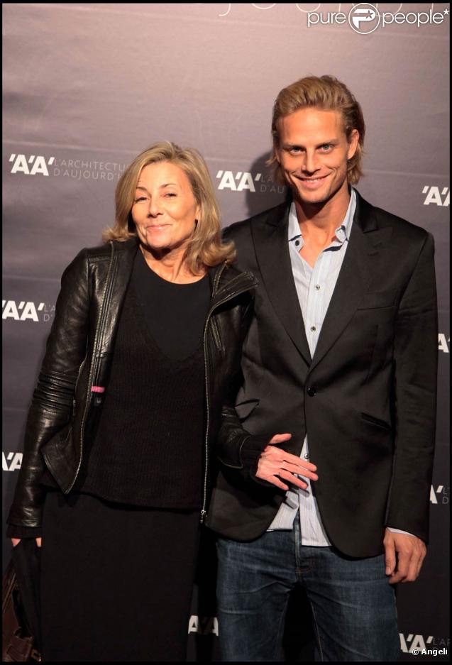 Claire Chazal et son compagnon Arnaud Lemaire ont célébré la réédition de la revue L'Architecture d'Aujourd'hui, le 5 novembre 2009 au Grand Palais