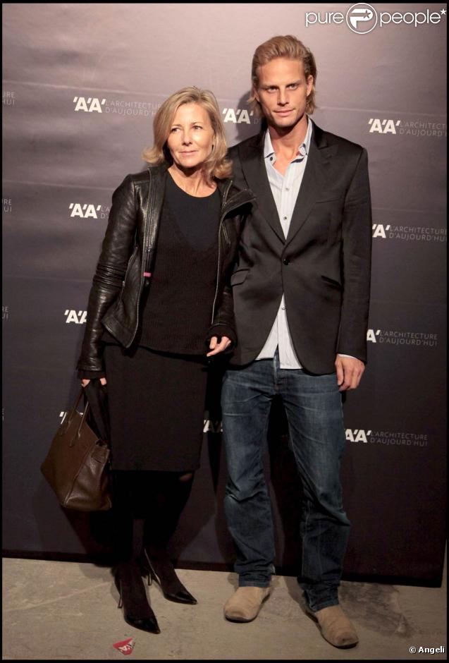 Claire Chazal et son compagnon Arnaud Lemaire ont célébré la réédition de la revue L'Architecture d'Aujourd'hui, le 5 novembre 2009 au Grand Palais