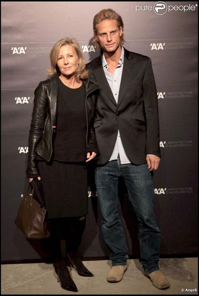 Claire Chazal et son compagnon Arnaud Lemaire ont célébré la réédition de la revue L'Architecture d'Aujourd'hui, le 5 novembre 2009 au Grand Palais