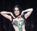 Sofia Essaïdi en Cléopâtre à Paris en février 2009