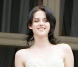 Kristen Stewart, Robert Pattinson, Taylor Lautner, et Chris Weitz à l'hôtel de Crillon à paris pour le photocall de Twilight, le 10 novembre 2009
