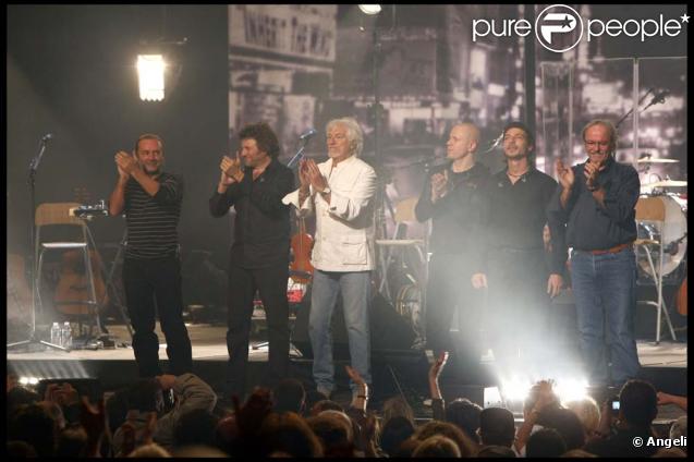 Hugues Aurfray en concert au Grand Rex à Paris. Il a ensuite reçu un disque d'or pour  New Yorker , le 7 novembre 2009.