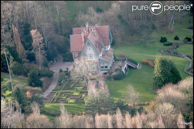 Yves Saint Laurent et Pierre Bergé : le reste de leur collection privée, à savoir les objets familiers dont l'univers du château Gabriel, seront vendus aux enchères du 17 au 20 novembre