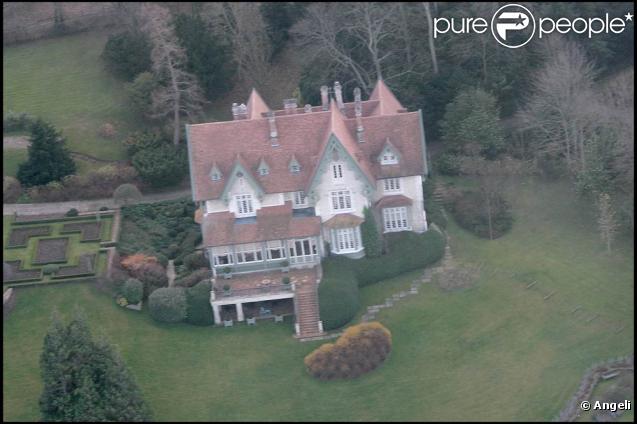 Yves Saint Laurent et Pierre Bergé : le reste de leur collection privée, à savoir les objets familiers dont l'univers du château Gabriel, seront vendus aux enchères du 17 au 20 novembre