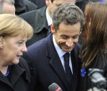 Mais qu'est-ce que Carla est en train de raconter à notre Président ? En tout cas, ça a l'air de lui plaire ! 