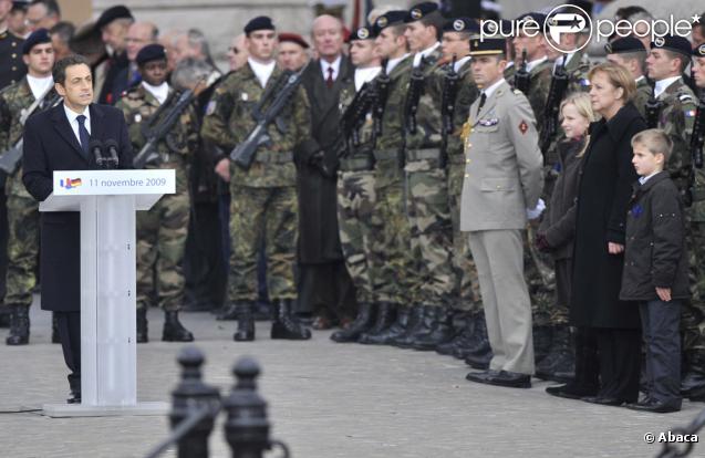 Nicolas Sarkozy fait un discours en ce11 novembre 2009 à l'Arc de Triomphe (Paris)