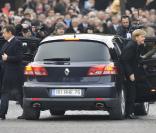 Nicolas Sarkozy et Angele Merkel arrive sur place - 11 novembre 2009 à l'Arc de Triomphe (Paris)