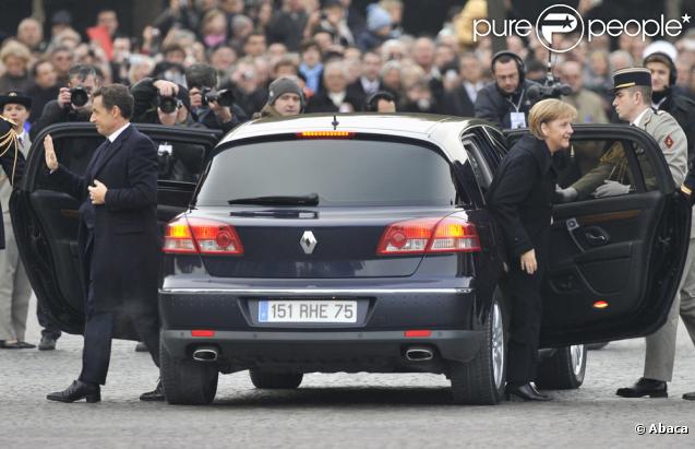 Nicolas Sarkozy et Angele Merkel arrive sur place - 11 novembre 2009 à l'Arc de Triomphe (Paris)