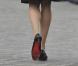 Carla, belle ambassadrice de la marque Louboutin 