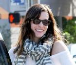 La belle Liv Tyler abandonne son film... pourquoi faire ? Du shopping et encore du shopping avec les copines !