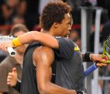 Gaël Monfils s\'est incliné, mais avec panache, face à Novak Djokovic en finale du Masters 1000 BNP Paribas, à Paris-Bercy, le 15 novembre 2009