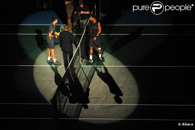 Gaël Monfils s'est incliné, mais avec panache, face à Novak Djokovic en finale du Masters 1000 BNP Paribas, à Paris-Bercy, le 15 novembre 2009