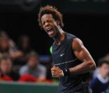 Gaël Monfils s\'est incliné, mais avec panache, face à Novak Djokovic en finale du Masters 1000 BNP Paribas, à Paris-Bercy, le 15 novembre 2009