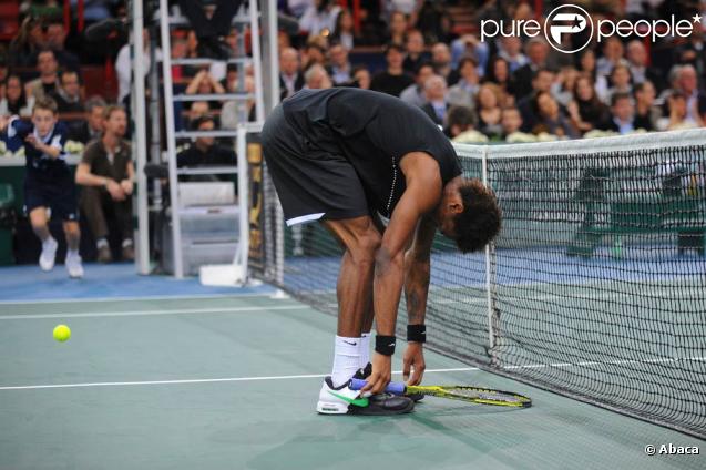 Gaël Monfils s'est incliné, mais avec panache, face à Novak Djokovic en finale du Masters 1000 BNP Paribas, à Paris-Bercy, le 15 novembre 2009