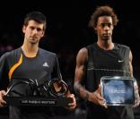 Gaël Monfils s\'est incliné, mais avec panache, face à Novak Djokovic en finale du Masters 1000 BNP Paribas, à Paris-Bercy, le 15 novembre 2009