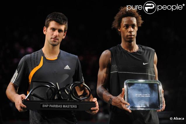 Gaël Monfils s'est incliné, mais avec panache, face à Novak Djokovic en finale du Masters 1000 BNP Paribas, à Paris-Bercy, le 15 novembre 2009