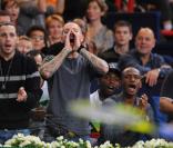 Gaël Monfils s'est incliné, mais avec panache, face à Novak Djokovic en finale du Masters 1000 BNP Paribas, à Paris-Bercy, le 15 novembre 2009. M. Pokora n'a pas ménagé ses encouragements ! 