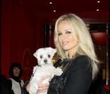 Adriana Karembeu aime son bichooooon ! 16/11/09 