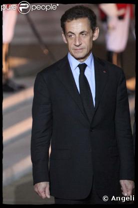 Nicolas Sarkozy se laissera-t-il interviewer dans le  Petit Journal  de Yann Barthès ?