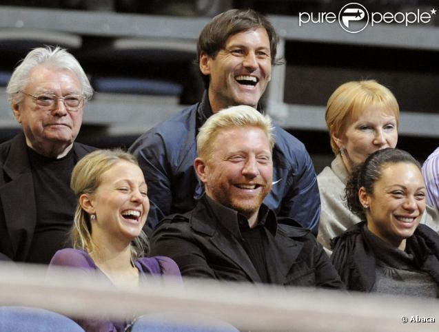 Boris Becker assiste au tournoi exhibition de Prague avec sa femme Lilly, le 21/11/09, à Prague.  