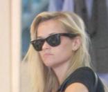 Reese Witherspoon faisant du shopping à Los Angeles