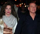 Veronica Larrio demande lors de sa procédure de divorce 3,5 millions d'euros par mois à son futur ex-mari Silvio Berlusconi...