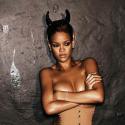Rihanna topless et super sexy... est venue pour réchauffer votre soirée !