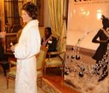 Carinthia Pearson au 19e Bal des débutantes à l'Hôtel Crillon de Paris le 28/11/09