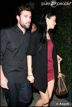 Ça dure entre Brody Jenner et son ex-ex-girlfriend... De sortie au restaurant samedi 28 novembre à Los Angeles, ils sont apparus très amoureux !