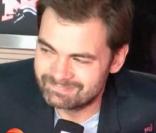 Clovis Cornillac revisite Les Feux de l'amour pour la matinale de NRJ, le 6/9 avec Nikos, Florian et Mustapha