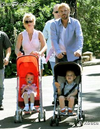 Britney Spears en compagnie de Jason Trawick et des ses enfants Sean et Jayden en Australie en novembre 2009