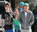 Les enfants de Michael Jackson, leurs cousins, et Omer Bhatti, le fils spirituel du King of Pop, dans le Nevada, pour passer Thanksgiving chez Joe Jackson
