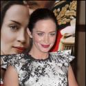 Emily Blunt et Emmanuelle Chriqui étaient de vraies reines... malgré la présence des vraies princesses Eugénie et Béatrice !