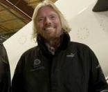 Richard Branson et l'ingénieur Burt Rutan ont présenté le 7 décembre la navette conçue pour les premiers touristes de l'espace.