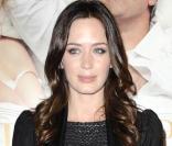 La ravissante Emily Blunt, à l\'occasion de l\'avant-première de <i>Pas si simple</i>, qui s\'est tenue au Paris Theatre de New York, le 9 décembre 2009.