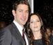 La ravissante Emily Blunt et son compagnon John Krasinski, à l'occasion de l'avant-première de  Pas si simple , qui s'est tenue au Paris Theatre de New York, le 9 décembre 2009.