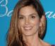 La très belle Cindy Crawford, à l'occasion de l'Unicef Snowflake Ball 2009, qui s'est tenu au Beverly Wilshire Hotel de Beverly Hills, à Los Angeles, le 10 décembre 2009.