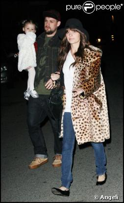 Nicole Richie, Joel Madden et l'adorable Harlow à Los Angeles le 18/12/09 
