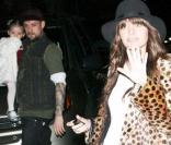 Nicole Richie, Joel Madden et l'adorable Harlow à Los Angeles le 18/12/09 