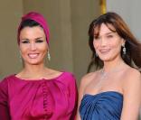 Carla Bruni et l'épouse de l'Emir du Qatar le 22 juin 2009. 