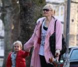 Gwen Stefani et son fils Kingston à Londres, le 28 décembre 2009