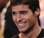 Ah le beau Yoann Gourcuff, avec son charme ravageur, 90% des Françaises voudraient bien passer une saison avec lui... 