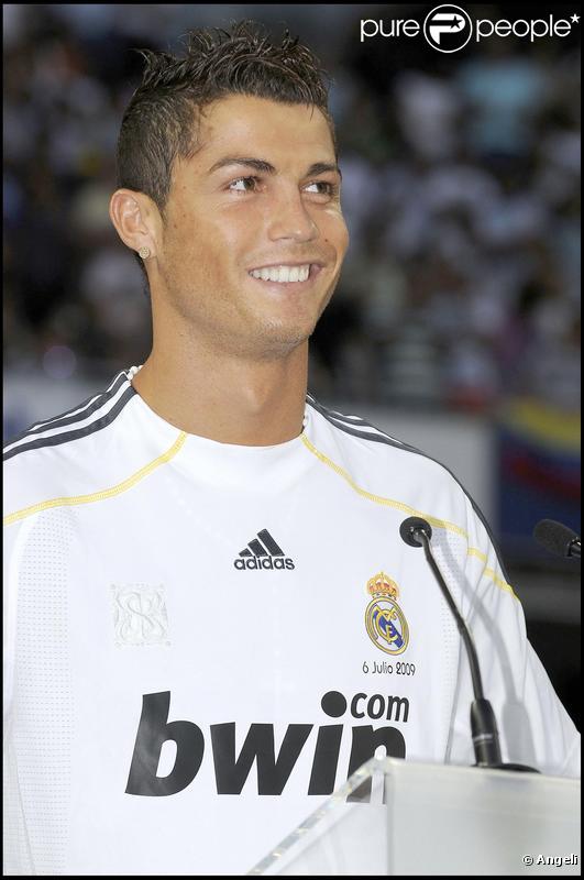 Le beau Cristiano Ronaldo fait partie des footballeurs avec qui les femmes rêvent de passer une soirée