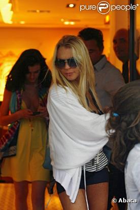 Lindsay Lohan a choisi l'île française paradisiaque de St-Barthélemy pour passer son réveillon du 31 décembre 2009.